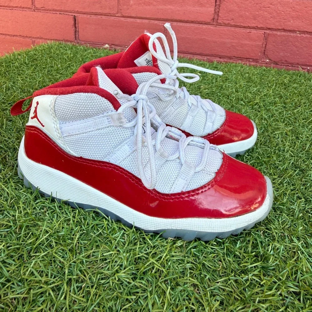 Jordan 11 Retro Cherry 2022 White Varsity Red‎ Kids Sneakers 10C 378040-116